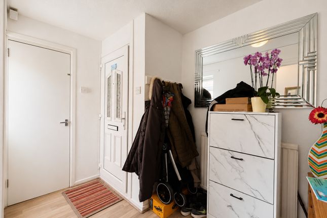 31, Brecon Way, High Wycombe photo 4