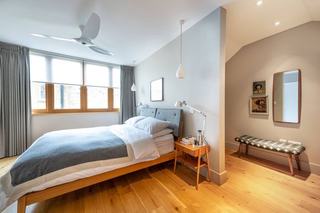 Property to rent in Boyne Terrace Mews, Holland Park, London