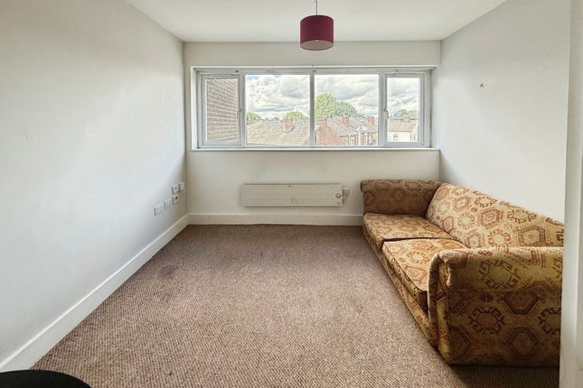 Flat 16, Ashley Court,, Hall Street, Swinton photo 4