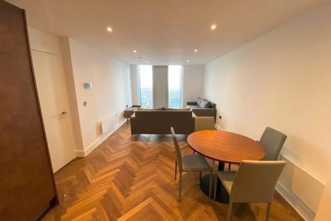 Flat to rent in Owen Street, Manchester