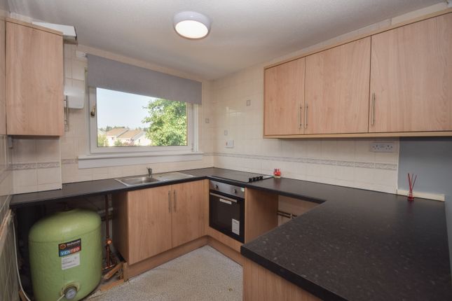 14, Youngs Court, Crieff photo 4