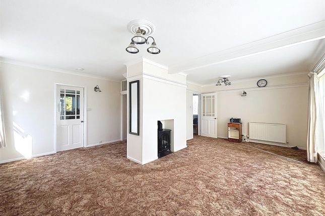10, Derwent Close, Hornsea photo 3
