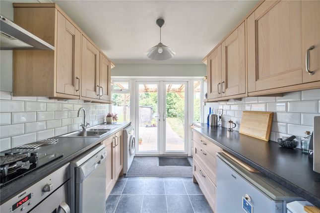 75, Potters Lane, Surrey photo 2