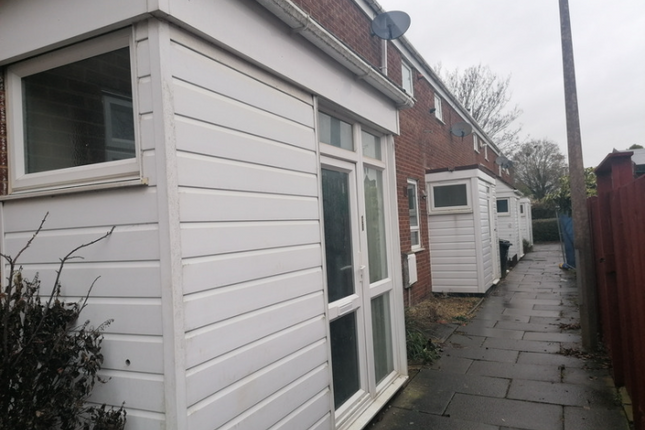 Thumbnail Terraced house for sale in Frankton Close, Redditch