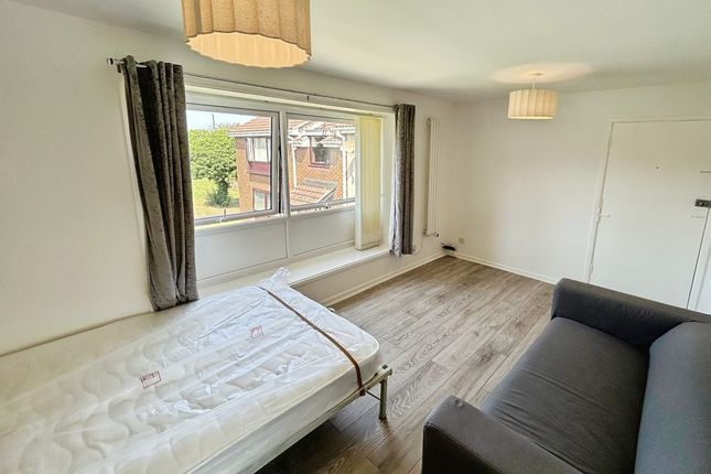 45, Ebchester Court, Newcastle Upon Tyne photo 5