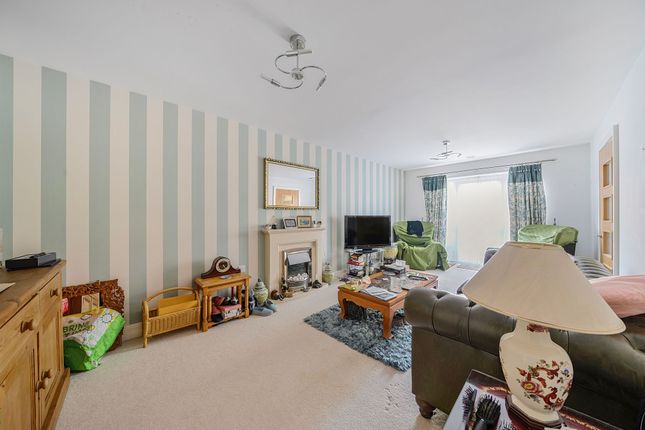 10 Foxmead Court Meadowside, Pulborough photo 4