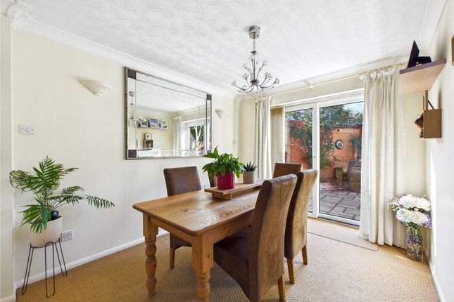 Foxglove Crescent, Ipswich photo 3