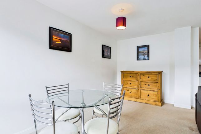 9, Sirius Apartments, Swansea photo 5