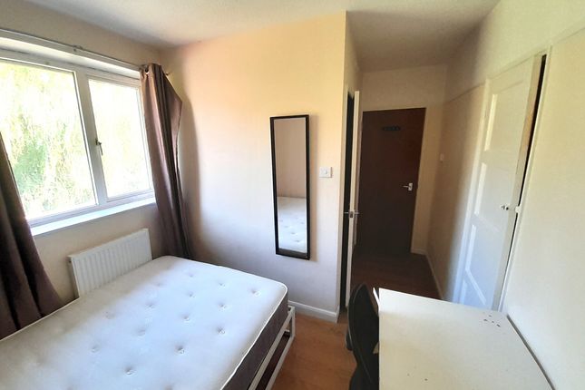 Uprear Bed