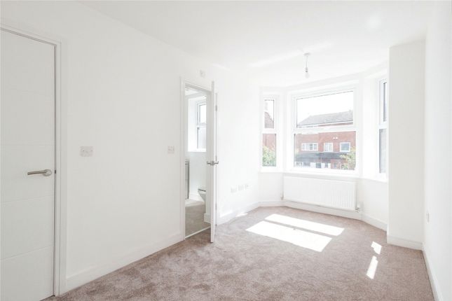30, Stockport photo 5