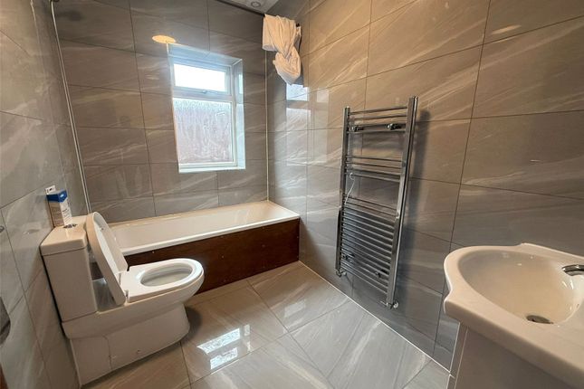Flat 2, Sutton Lane, Slough photo 5