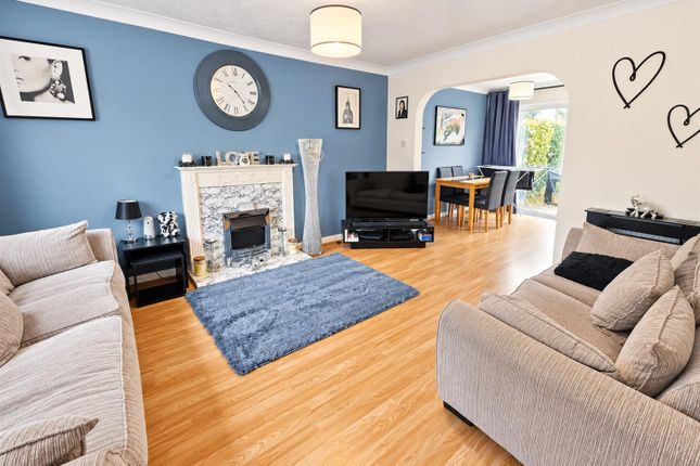 Sinclair Close, Crawley photo 2