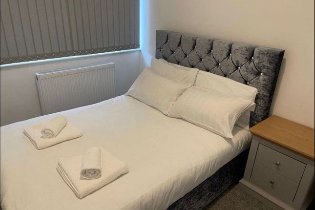 Thumbnail Flat to rent in Palace Gates Road, London