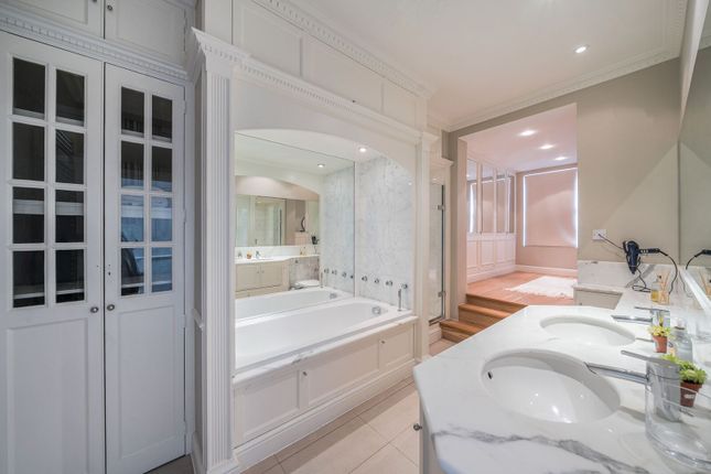 Sterling Street, Knightsbridge photo 3