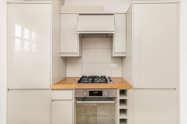 Flat 2, Braeside Court, Forest Hill Road, London photo 5