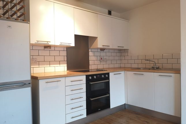 44, Warrington photo 2