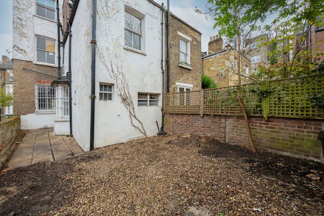 End terrace house for sale in Gascony Avenue, London