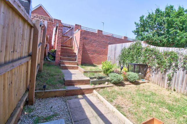 2, Alba Avenue, Cwmbran photo 4
