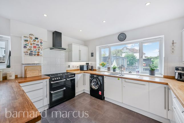 126, Beverley Way, London photo 3