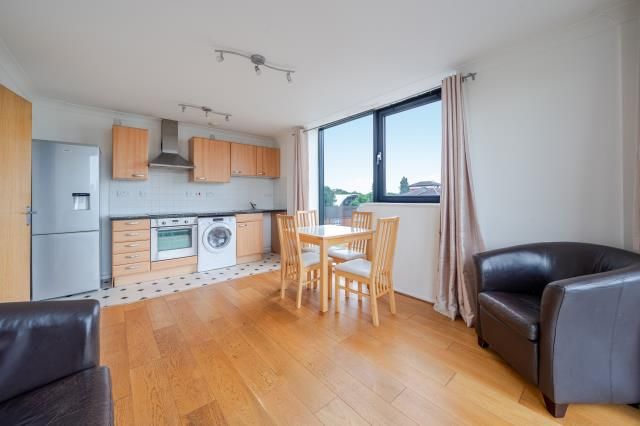 Flat 65, 30, Bath Road, Slough photo 4