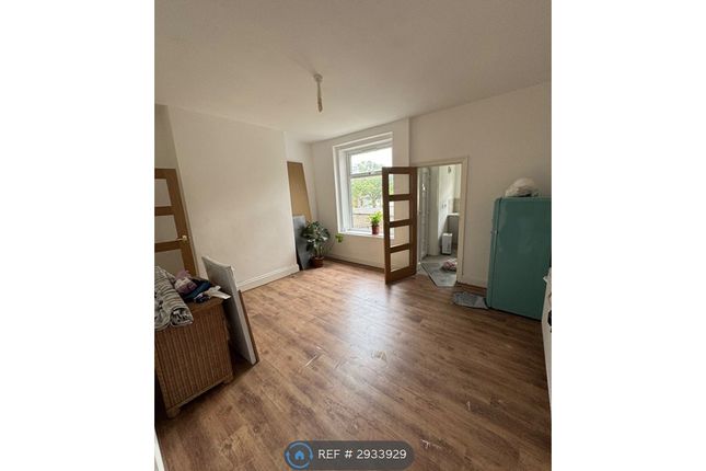Beechwood Grove, Bradford photo 2