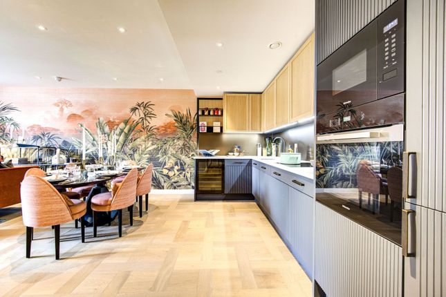 1-bed flat on London Dock, Wapping, £778,000