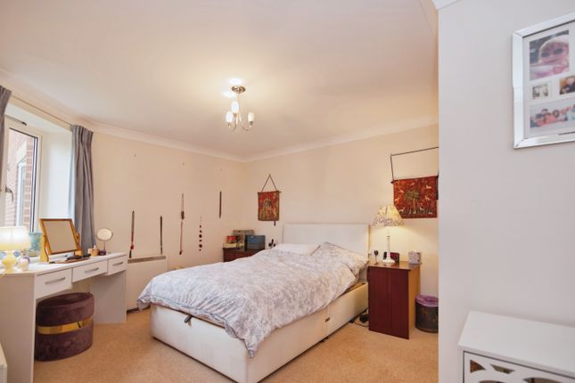 Flat for sale in Mondyes Court, Wells, Somerset