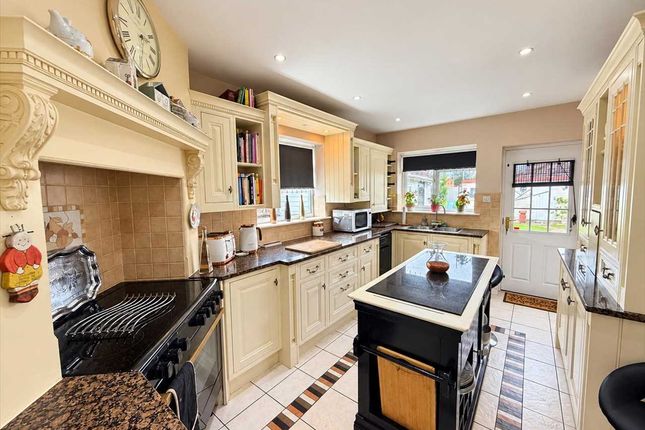 78, Frinton Road, Kirby Cross photo 4