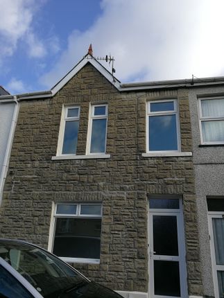 Thumbnail Room to rent in Quay Street, Ammanford