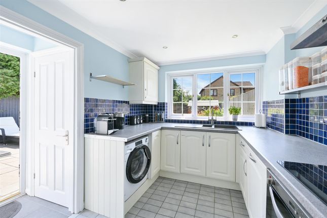 38, Lyme Regis Road, Banstead photo 4