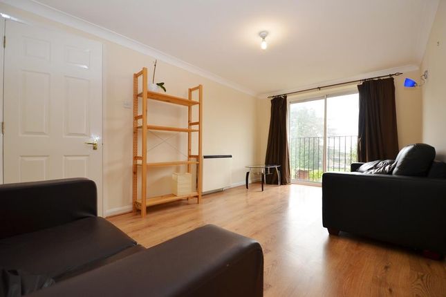 Flat to rent in Morse Close, Harefield