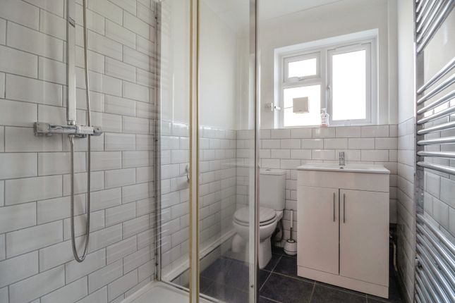 Flat for sale in Bull Lane, Rayleigh