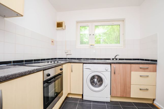 43, Abercrombie Gardens, Southampton photo 4