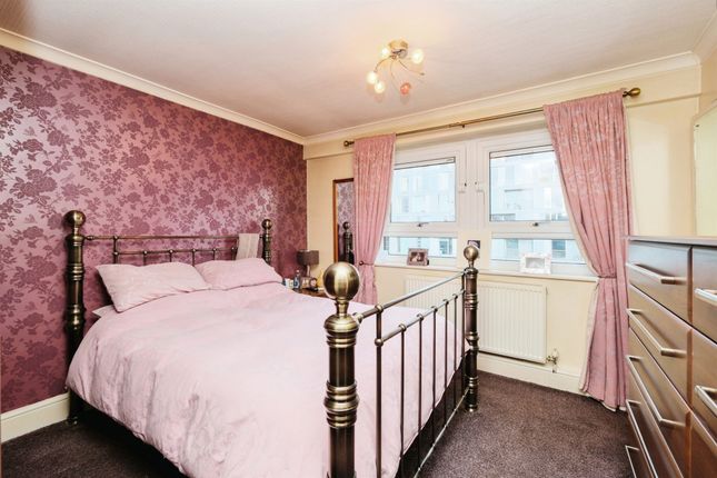 Flat for sale in The Lane, Leeds