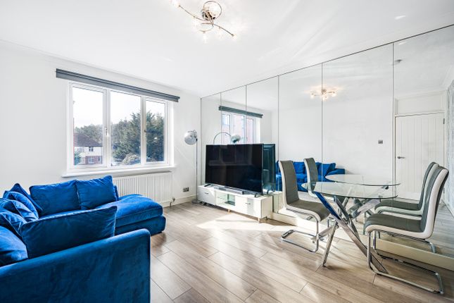 Flat for sale in Canberra Close, London