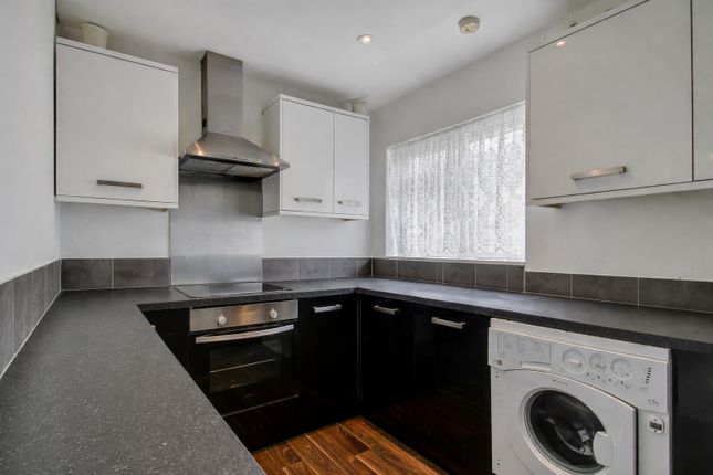 Flat 2, 67 Market Street, Hertfordshire photo 2