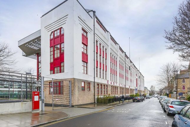 Flat to rent in Eaststand Apartments, Highbury