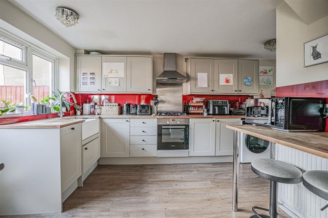 15, Middle Hill, Hemel Hempstead photo 3