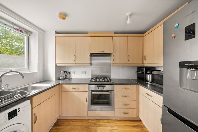 29, Admiralty Close, West Drayton photo 5