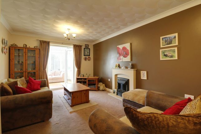 17 Wellington Close, Immingham photo 2