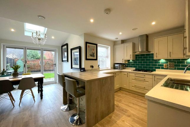 3, Rosewarne Gardens, Camberley photo 2