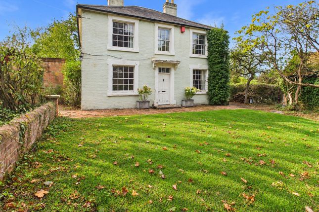 3-bed detached on Hawthorn Hill, Ascot Road, Berkshire, £900,000