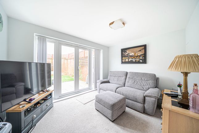 2 Jacob Close, Andover photo 4