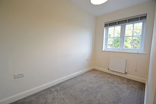Town house to rent in George Jackson Avenue, Holmes Chapel, Crewe