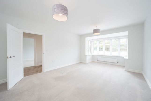25, Eames View, Horsham photo 3