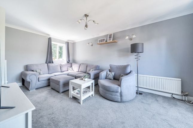 12, Purbrook Court, Berkshire photo 3