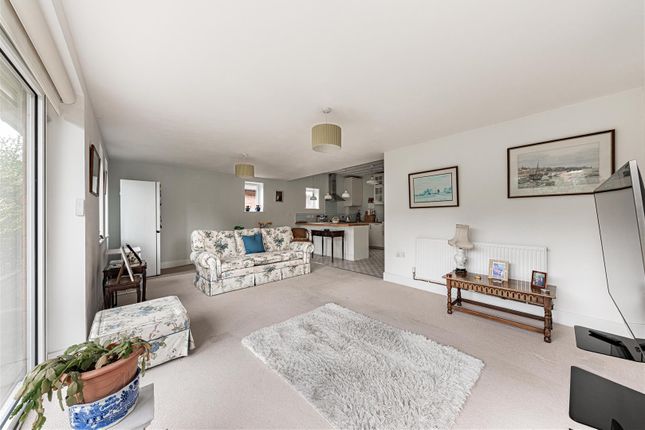 22, Cromwell Road, Canterbury photo 4