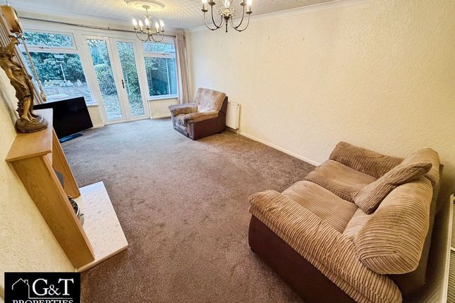 4 Grosvenor Way, Brierley Hill photo 3