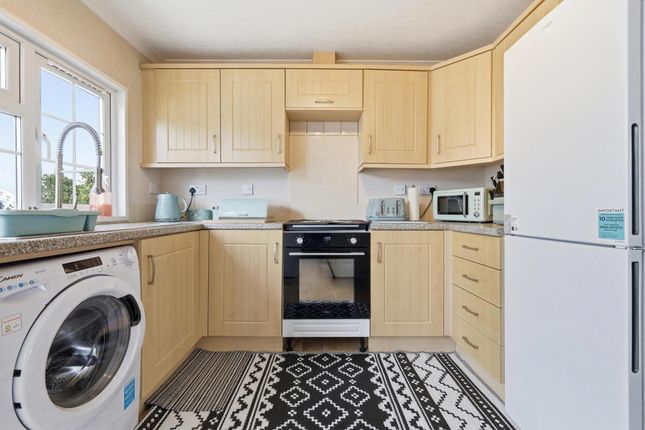 29, Abridge Park, Abridge, Romford photo 4