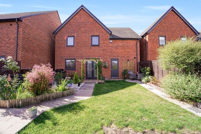 41, Minerva Heights, Blunsdon, Swindon photo 4